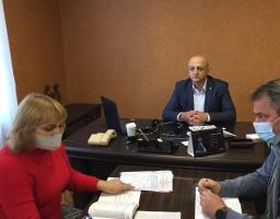 15 листопада голова райдержадміністрації Олег Сліпець провів чергову апаратну нараду з керівниками структурних підрозділів та посадовими особами, відповідальними за окремі напрямки роботи райдержадміністрації