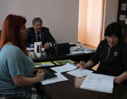 У райдержадміністрації обговорили питання дотримання соціальних гарантій стосовно оплати праці