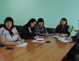 Обговорені проблемні питання щодо надання одноразової натуральної допомоги «пакунок малюка»