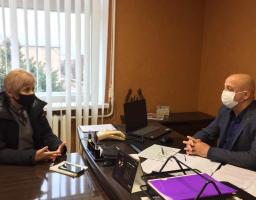 Сьогодні відбулася робоча зустріч очільника району Олега Сліпця з головним редактором ТОВ «Редакція газети «Голос громади» Ольгою Найдьоновою