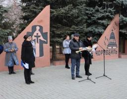 Сватівчани вшанували пам'ять про мільйони жертв голодоморів 