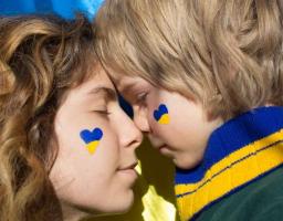 Постраждалі від війни українки можуть отримати грошову допомогу від міжнародного жіночого фонду