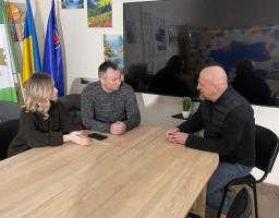 Моніторинг роботи гуманітарних хабів Сватівського району на Київщині: робочий візит очільника району