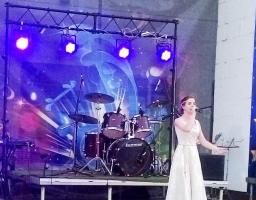 Сватівчанка на фестивалі ретро-музики