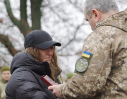 Родині загиблого прикордонника з Троїцької громади Богдана Сергієнка було вручено державну нагороду