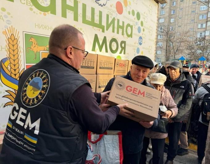 Продуктові набори для ВПО: результат співпраці районної влади та благодійників