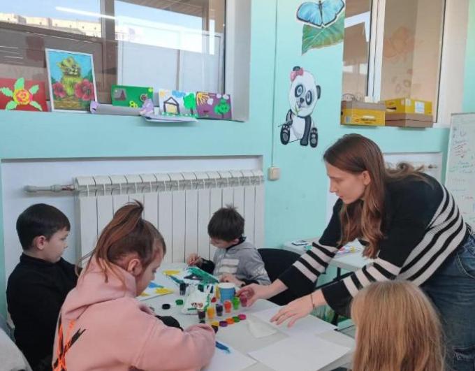 Арт-терапія як шлях до емоційної рівноваги дітей: психологічна підтримка дітей у хабі Сватівської МВА