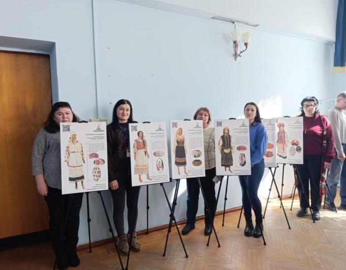 Народні костюми Новоайдарщини — врятована культурна спадщина на виставці у Кропивницькому