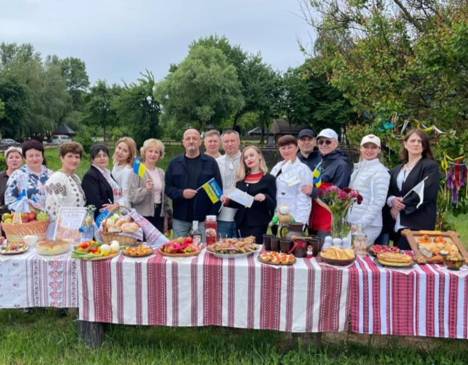 Єдині попри відстані: луганці відзначили День Луганщини