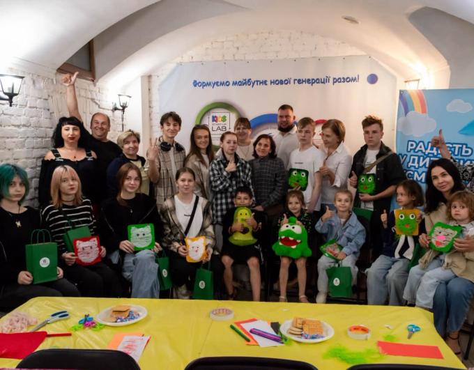 Творчість, щирі емоції та нові знайомства: діти Коломийчиської громади долучилися до майстер-класу в Харкові