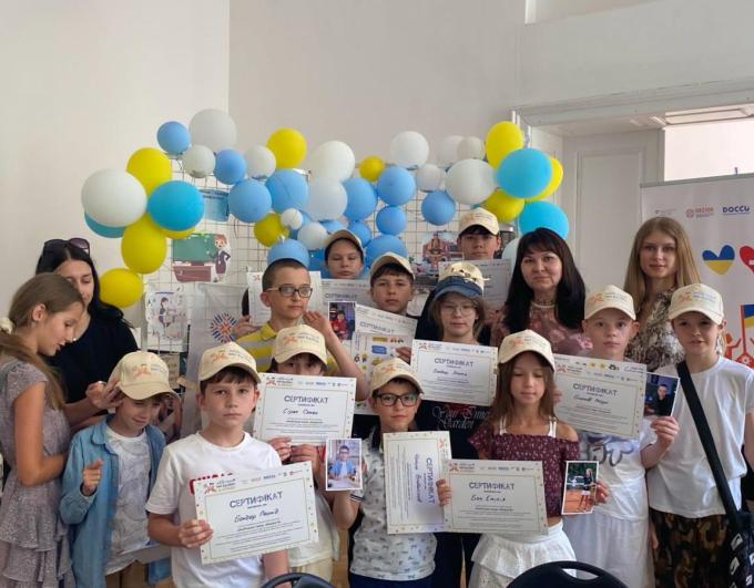 Нові знання, відкриття та мрії: у Чернівцях завершилася друга зміна профорієнтаційного табору для дітей Луганщини